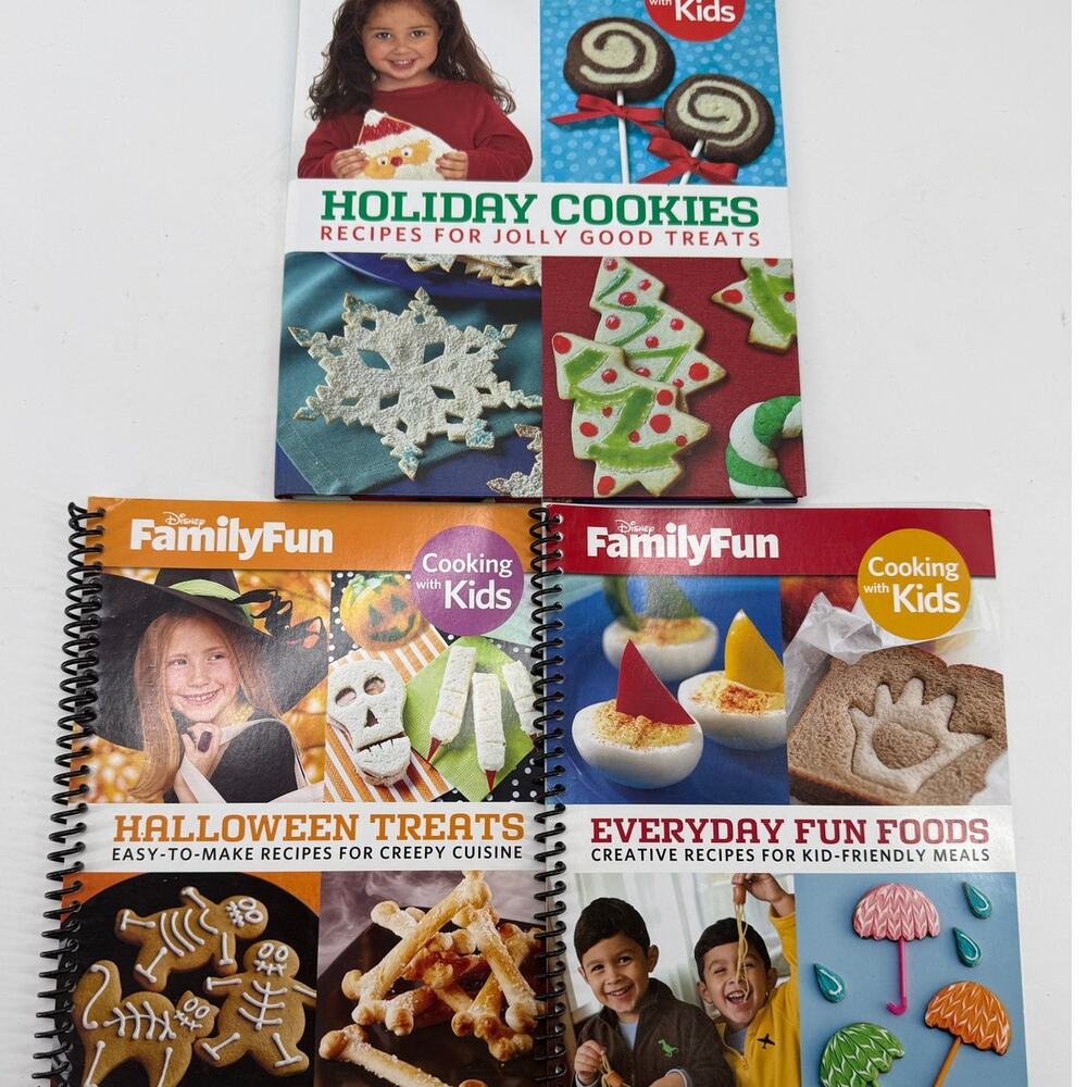 Disney FamilyFun Cooking With Kids Cookbooks Lot 3 Holiday Halloween Family Fun